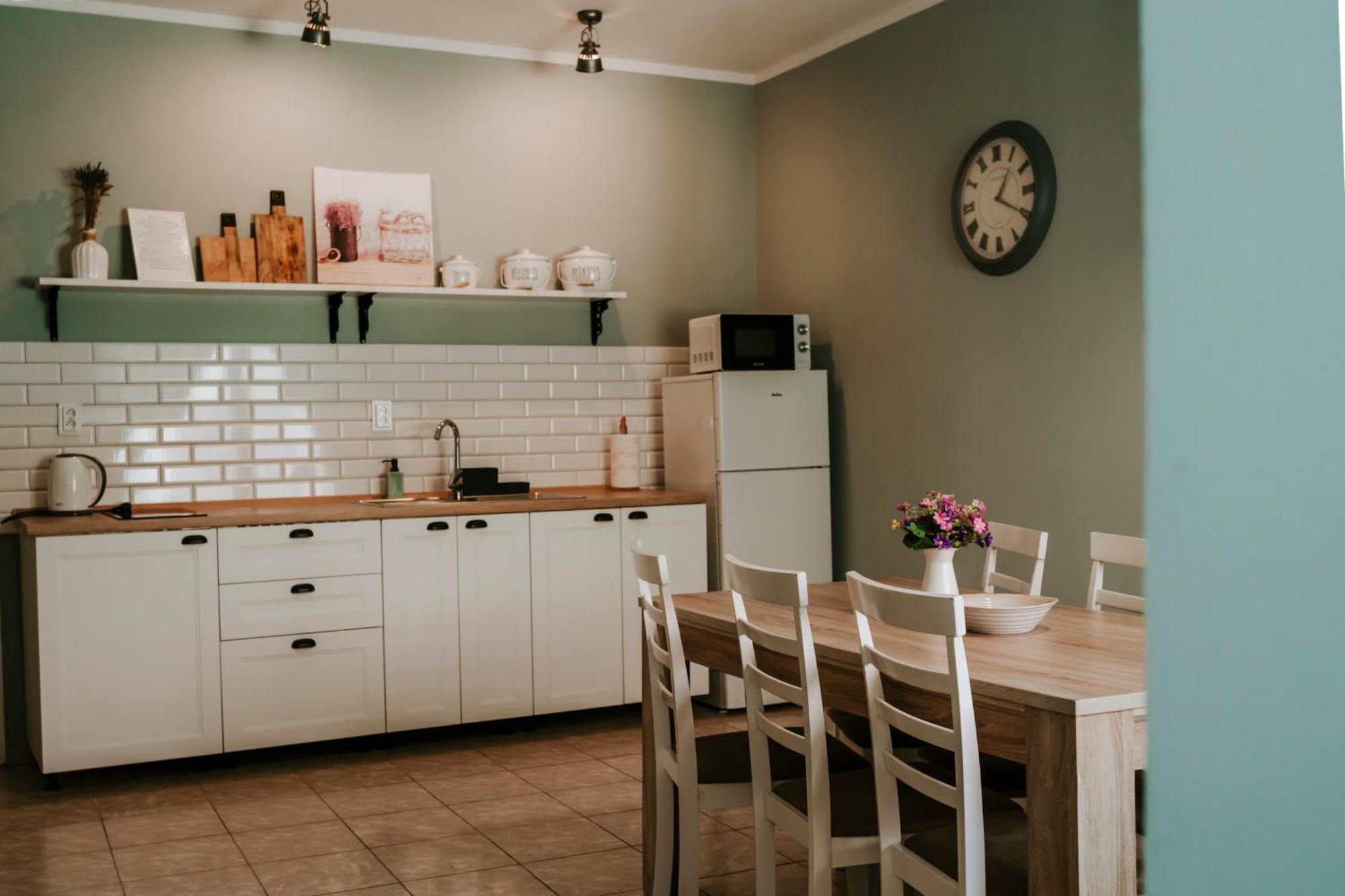 Ako Doma Hotel Poltar Екстериор снимка