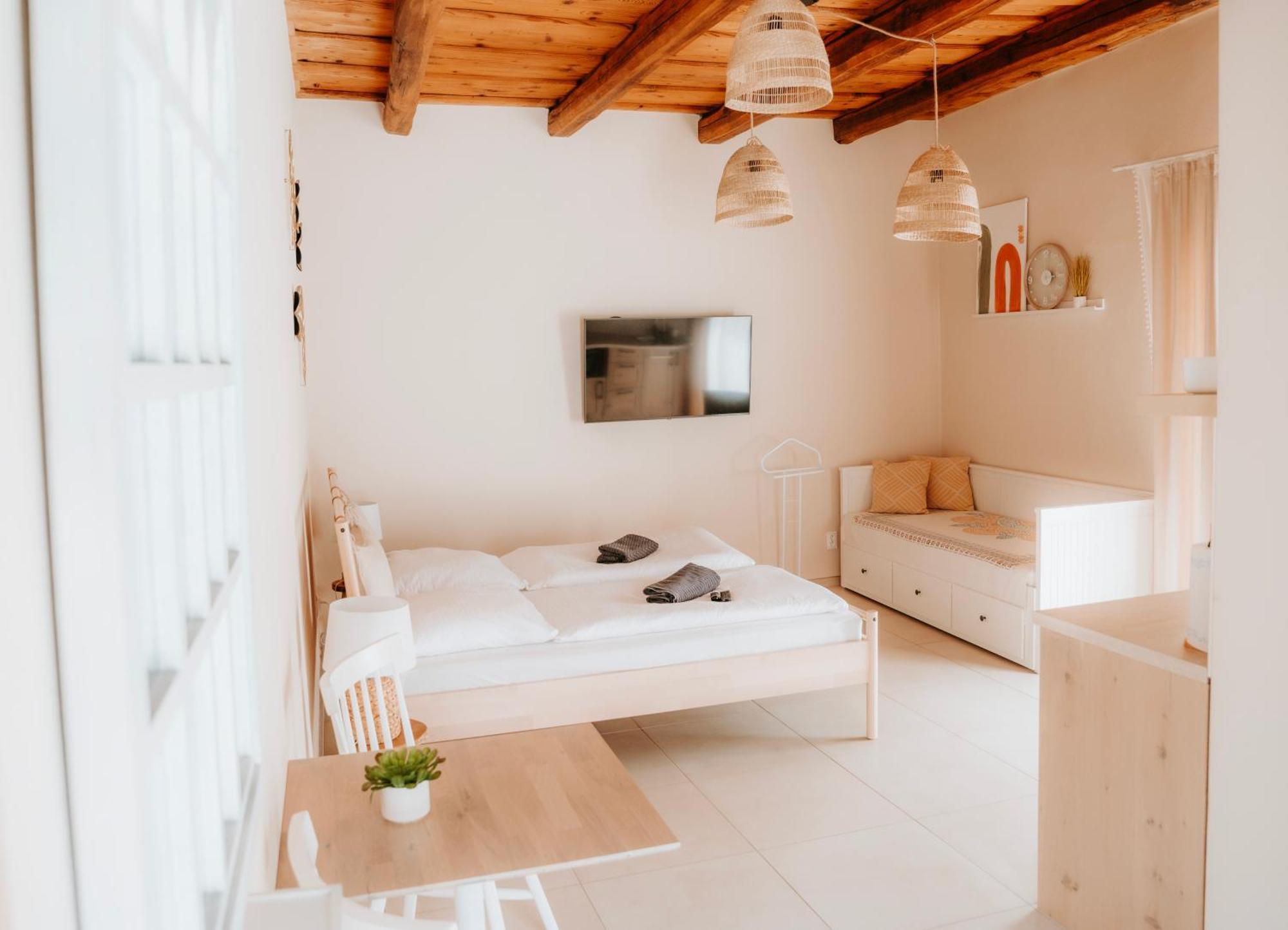 Ako Doma Hotel Poltar Екстериор снимка